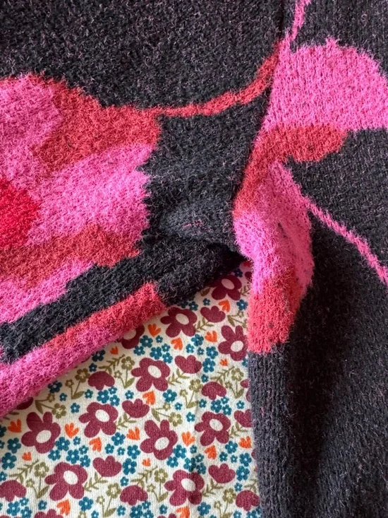 Cabi Style 4102 Rococo Pullover - like new! - Picture 3 of 8